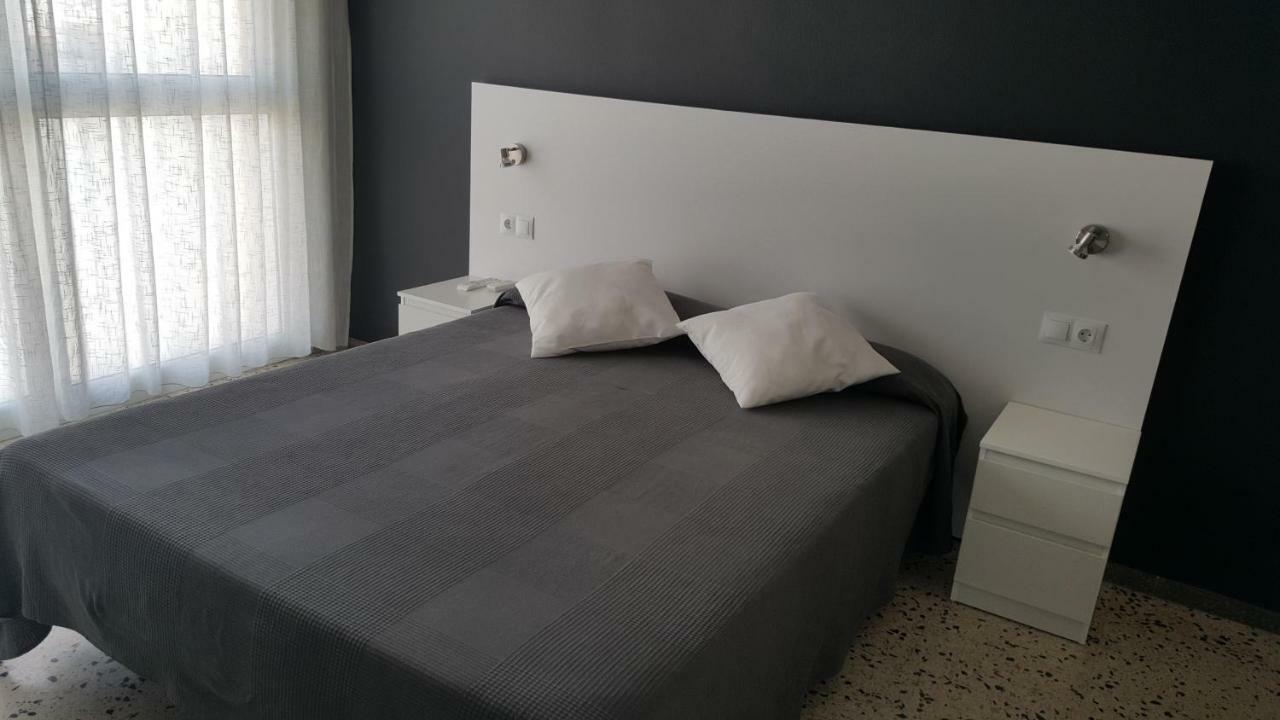 קמברילס Hostal Can Joanet מראה חיצוני תמונה
