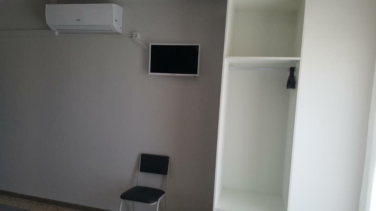 קמברילס Hostal Can Joanet מראה חיצוני תמונה