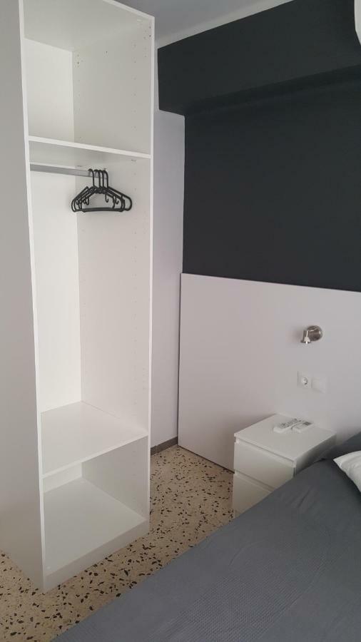 קמברילס Hostal Can Joanet מראה חיצוני תמונה