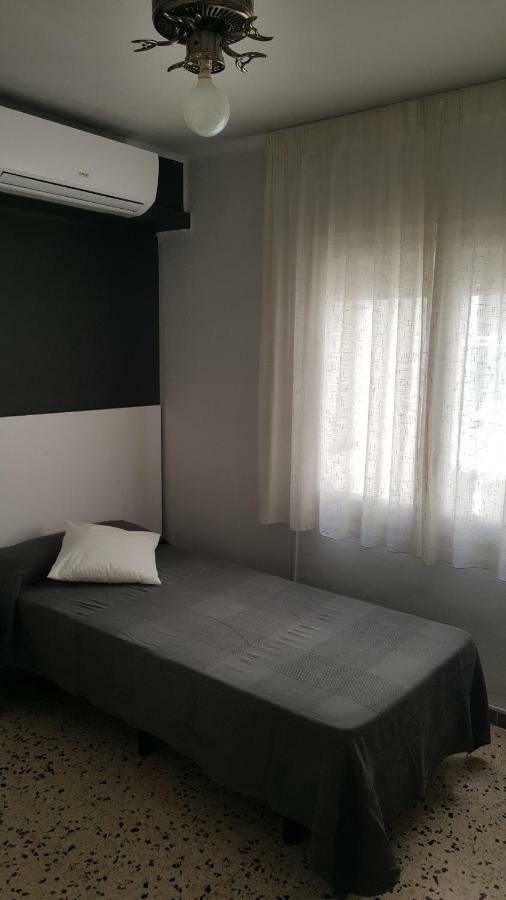קמברילס Hostal Can Joanet מראה חיצוני תמונה