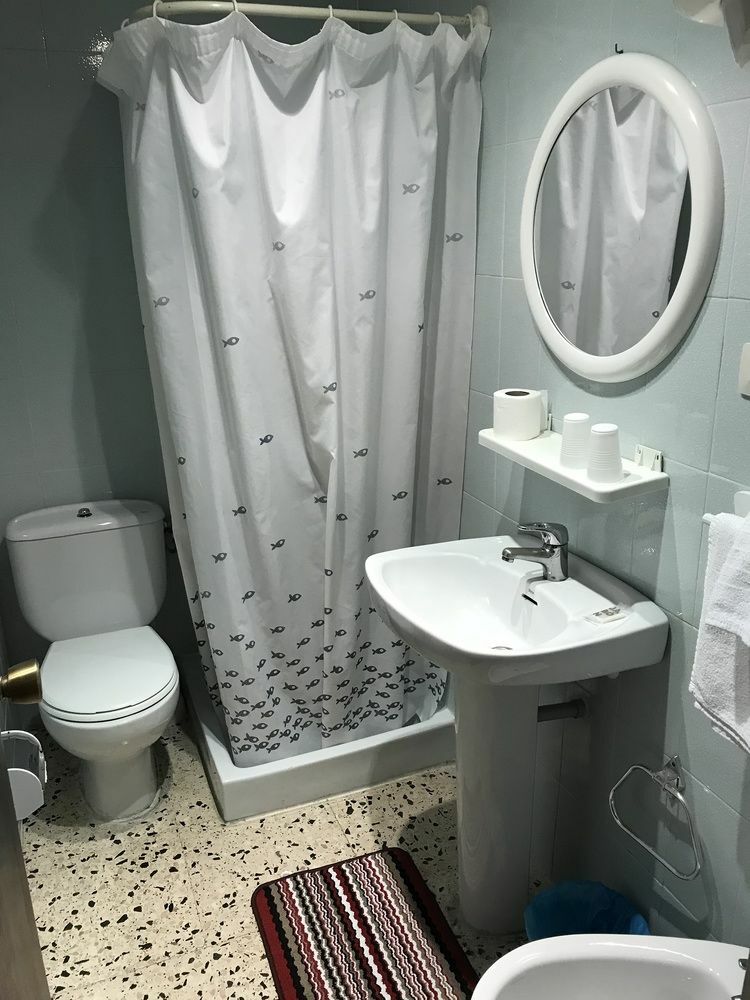 קמברילס Hostal Can Joanet מראה חיצוני תמונה