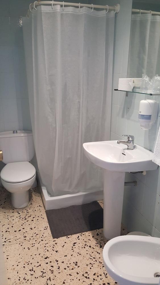 קמברילס Hostal Can Joanet מראה חיצוני תמונה
